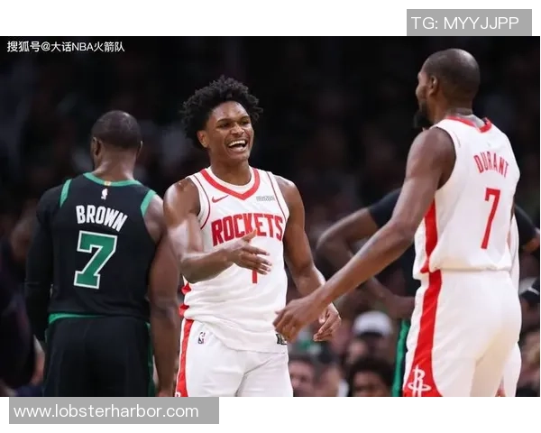 开拓者客场激战火箭新星闪耀双方鏖战四节上演逆转好戏