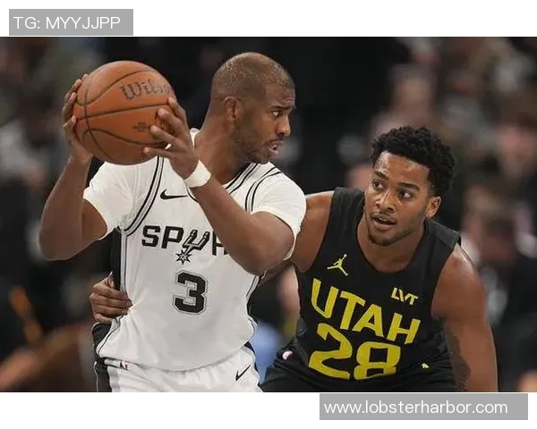 爵士队与开拓者展开激烈对决 双方拼搏激烈谁能笑到最后